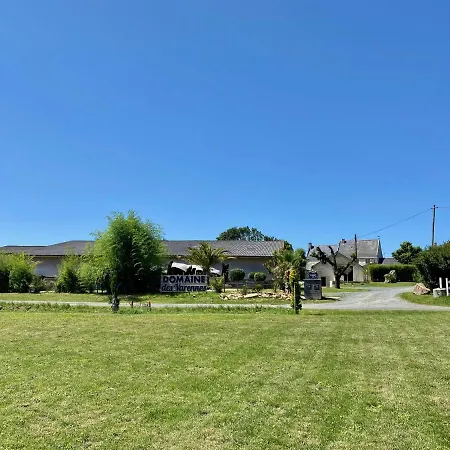Domaine Des Varennes Hébergement de vacances Louresse-Rochemenier