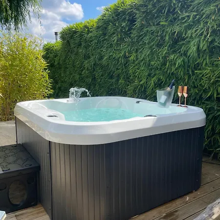 Domaine Des Varennes Hébergement de vacances Louresse-Rochemenier